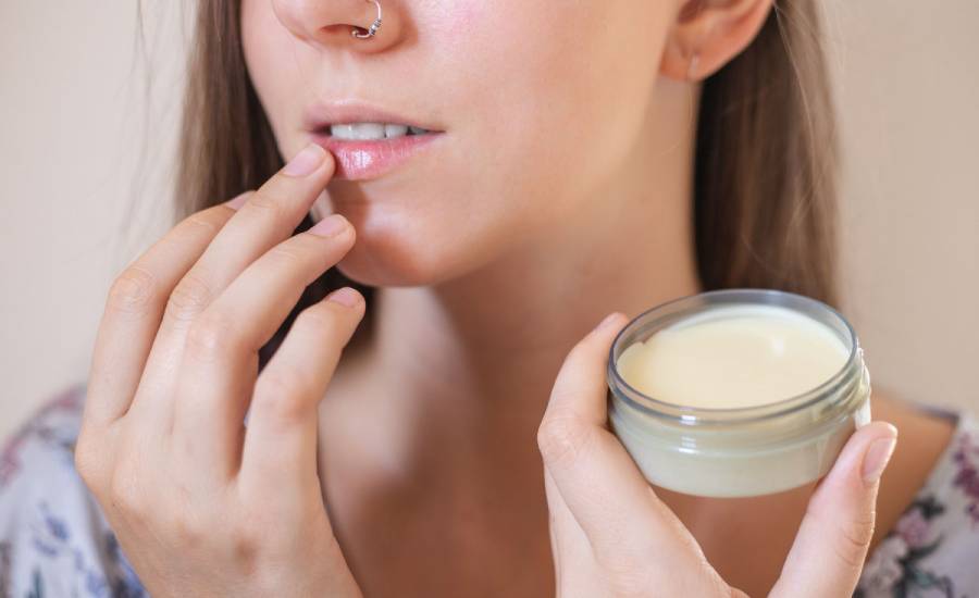 Beauty tricks with toiletries 02
