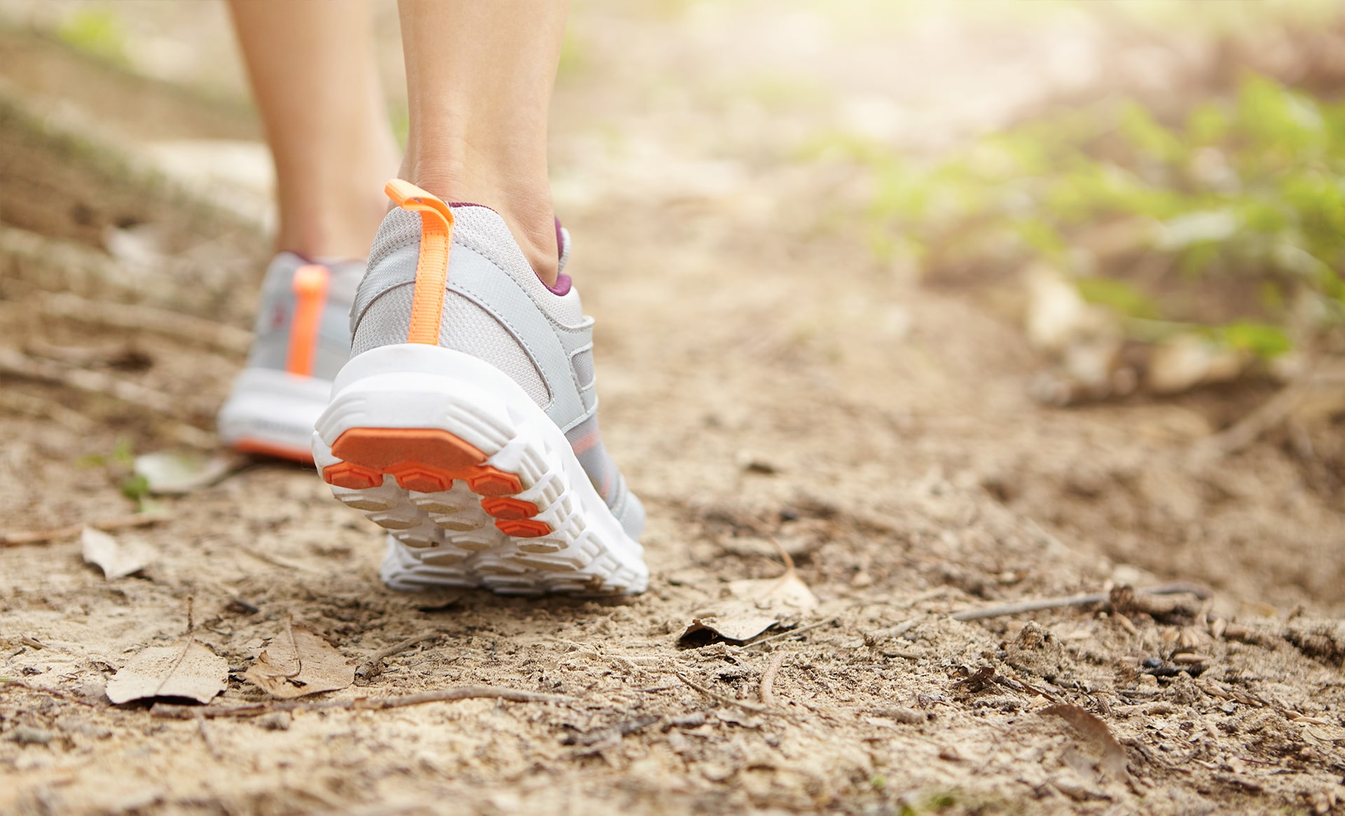 walking risks and safety tips 01